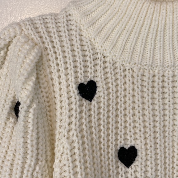 Embroidered knit sweater with hearts - Picture 2 of 4